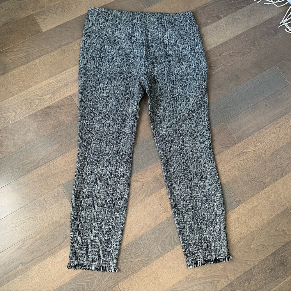 Luxurious Patterned Capris - image 3